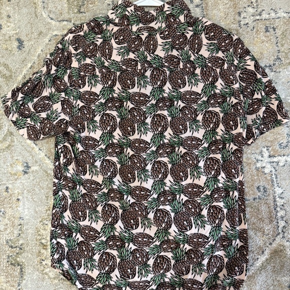 Men’s pineapple button up - Picture 4 of 4